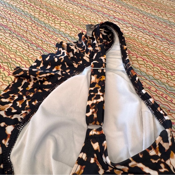 DKNY Printed Ruffle Plunge Underwire Tummy-Control One-Piece Multi, Size 10 - Picture 10 of 12